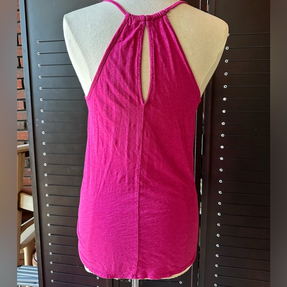 Express Keyhole Back Tank Top - Picture 2 of 4